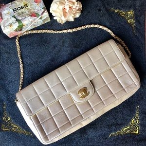 Sale!!! CHANEL purse authentic